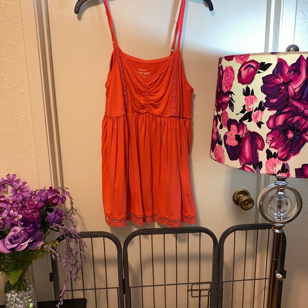 ‼️FINAL MARK DOWN‼️EUC TORRID CORAL BABYDOLL TOP